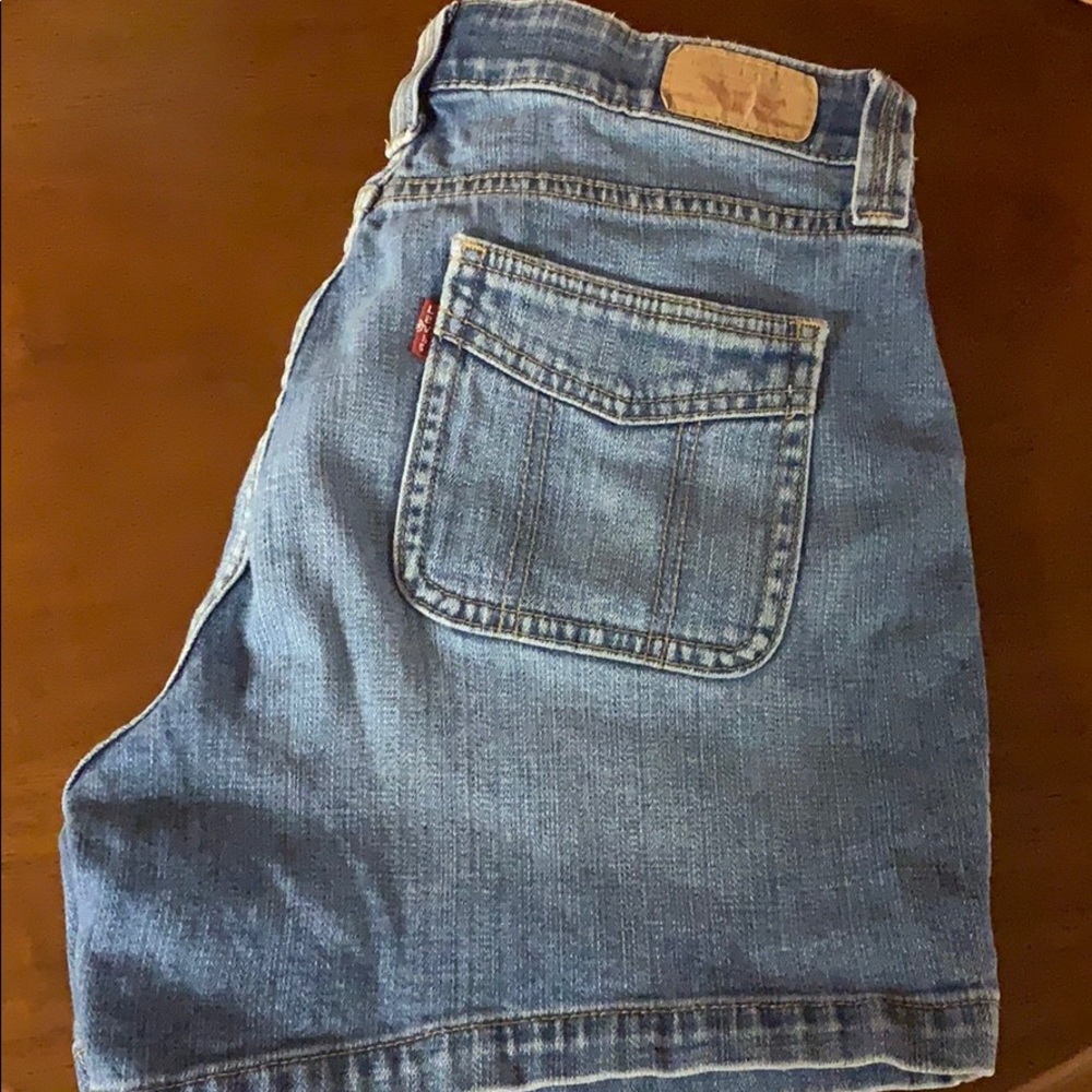(Levi’s) Jean Shorts